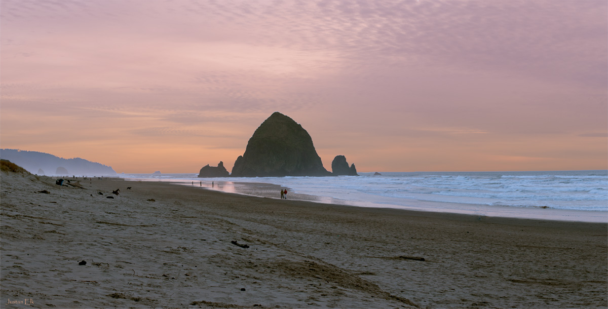 CannonBeachInJan-2012_Panorama1.jpg