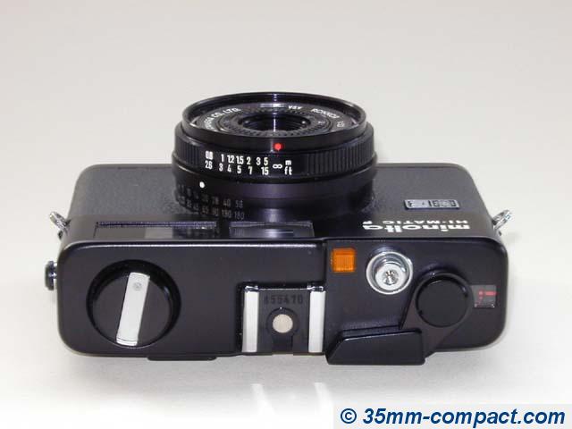 minolta-himatic-f-noir-top.jpg