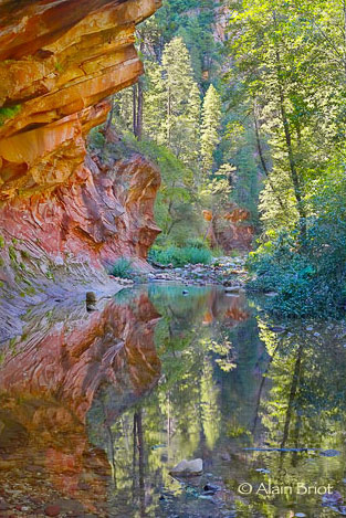 Luminous_canyon_3.jpg