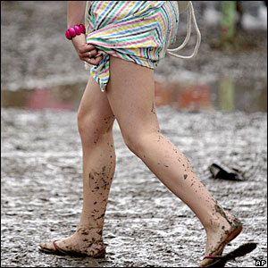 _42412436_300glasto_ap.jpg