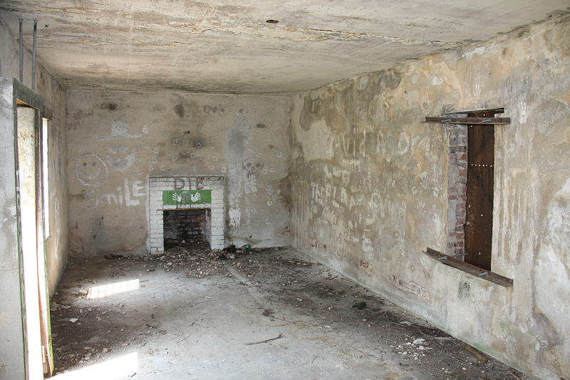 Borden_F21637R.jpg