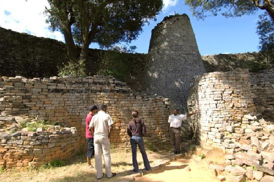 great-zimbabwe-ruins.jpg