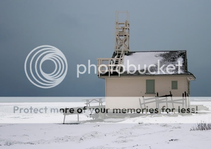 BeachHut700px.jpg