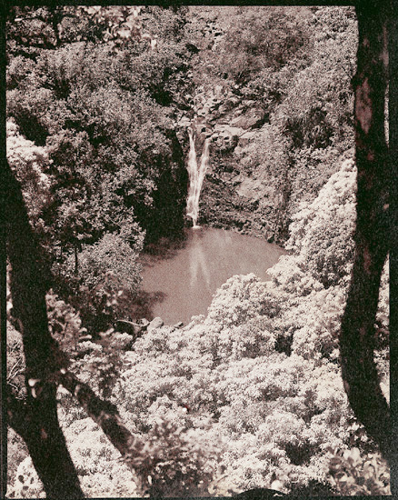 PuahokumoaFalls,Maui,21Aug2005(albumen).jpg