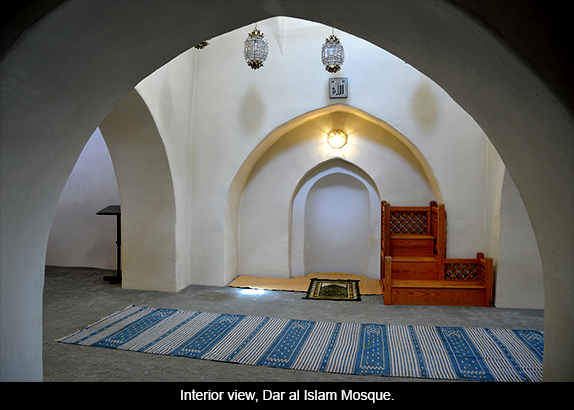 hassan_fathy8_Abiquiu_mosque4_interior.jpg