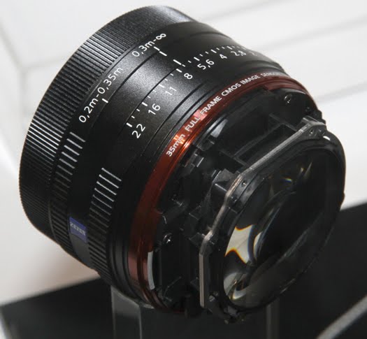 rx1-35mm-sonnar-autofocus-lens.jpg